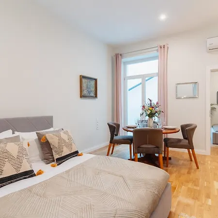 Art Palace - Loftaffair Collection Apartment