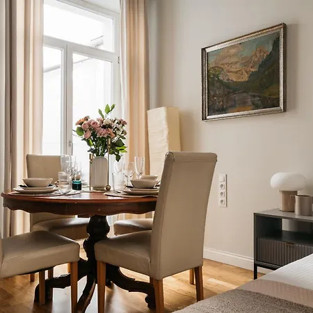 Apartment Art Palace - Loftaffair Collection *